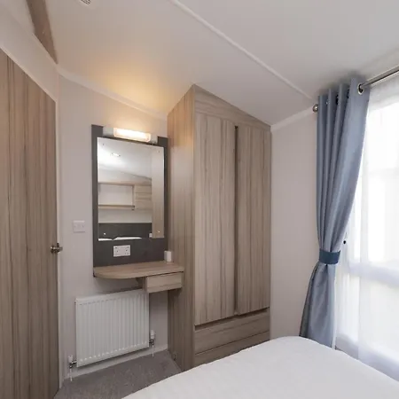 Sunking Caravan By Belvilla Holiday home Looe